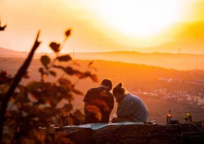 couple on romantic picnic date